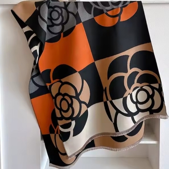 NEW Cashmere Blended Shawl/Scarf & Camellia Flower Bag Charm/Key Chain Set - Picture 4 of 14